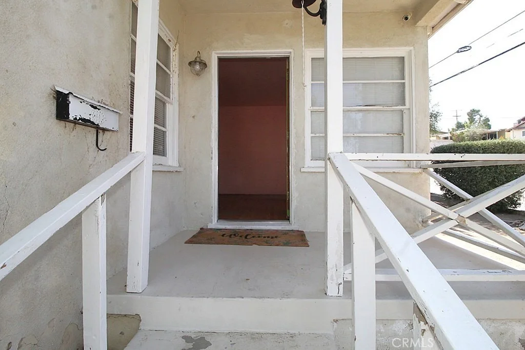 Photo of 100 E Desert View
