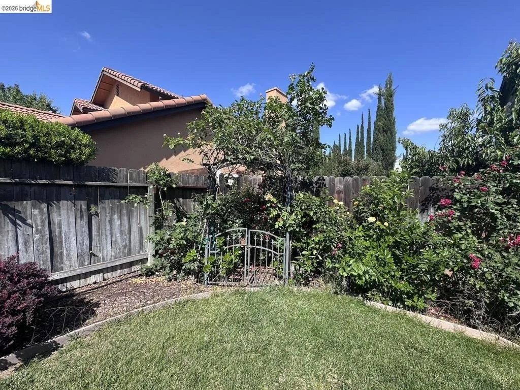 Photo of 5001 Meadow Pass Way