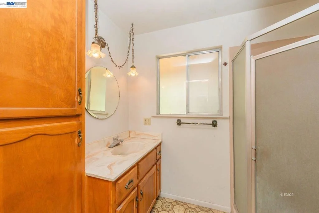 Photo of 376 Mountain View Dr.