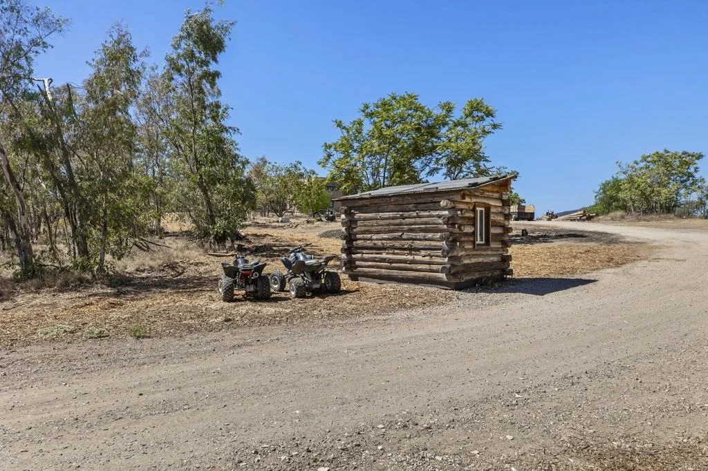 Photo of 21179 Sutherland Dam Road