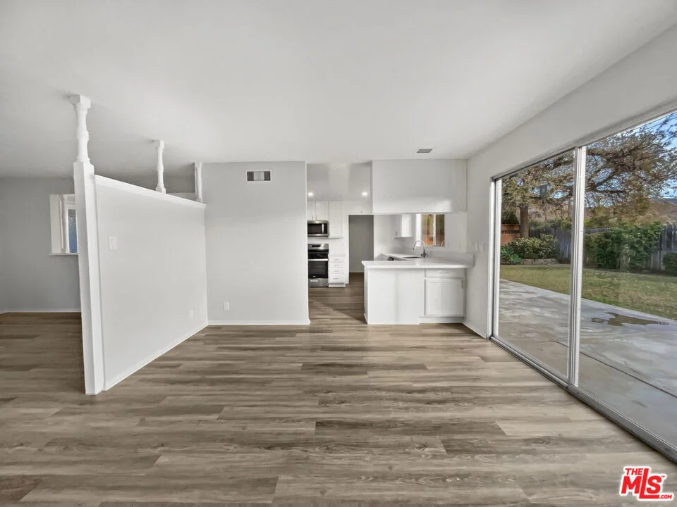 Photo of 6558 Menlo Street