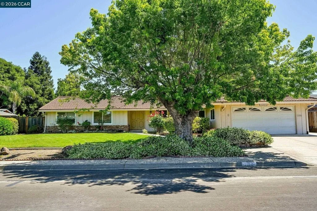 Photo of 1162 Ridgewood Dr