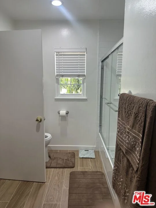Photo of 1412 W Baker Avenue