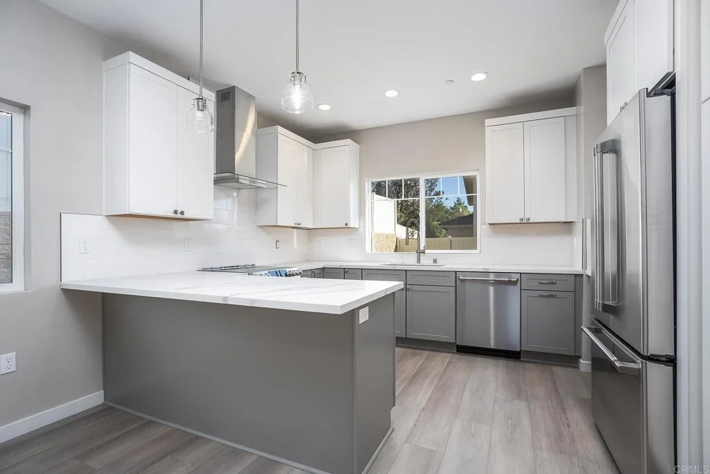 Photo of 3900 Rojo Tierra