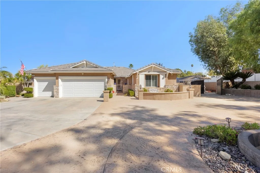 Photo of 2551 Rosser Dr