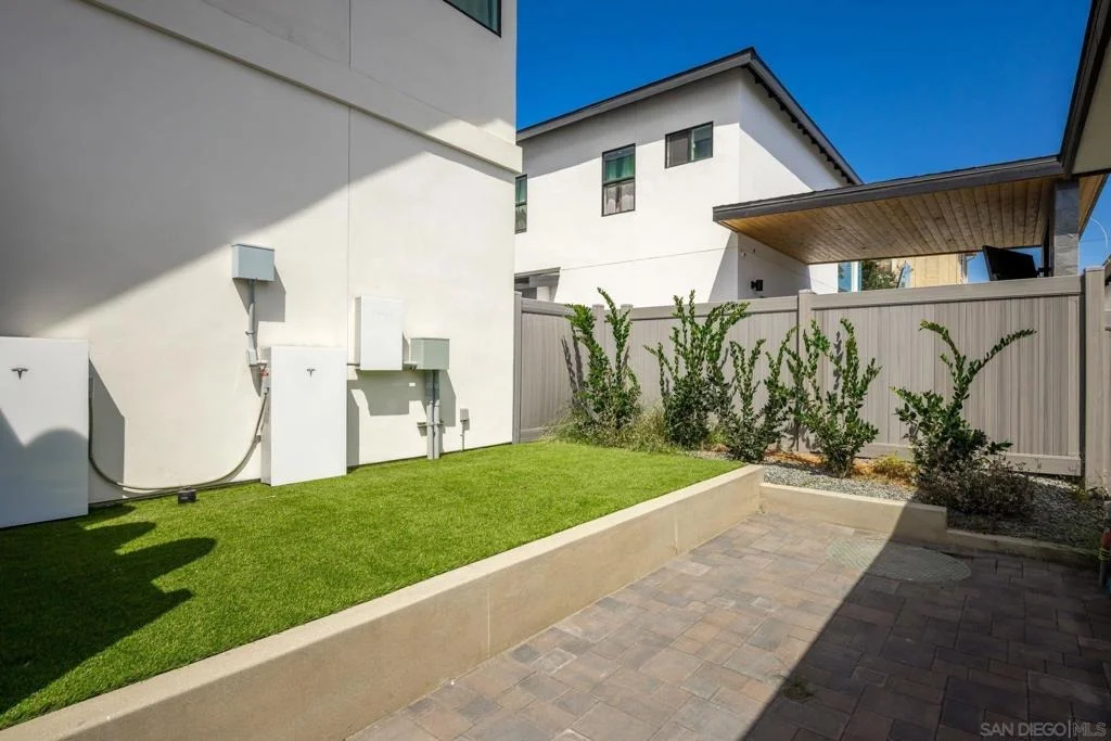 Photo of 5140 Los Robles Drive