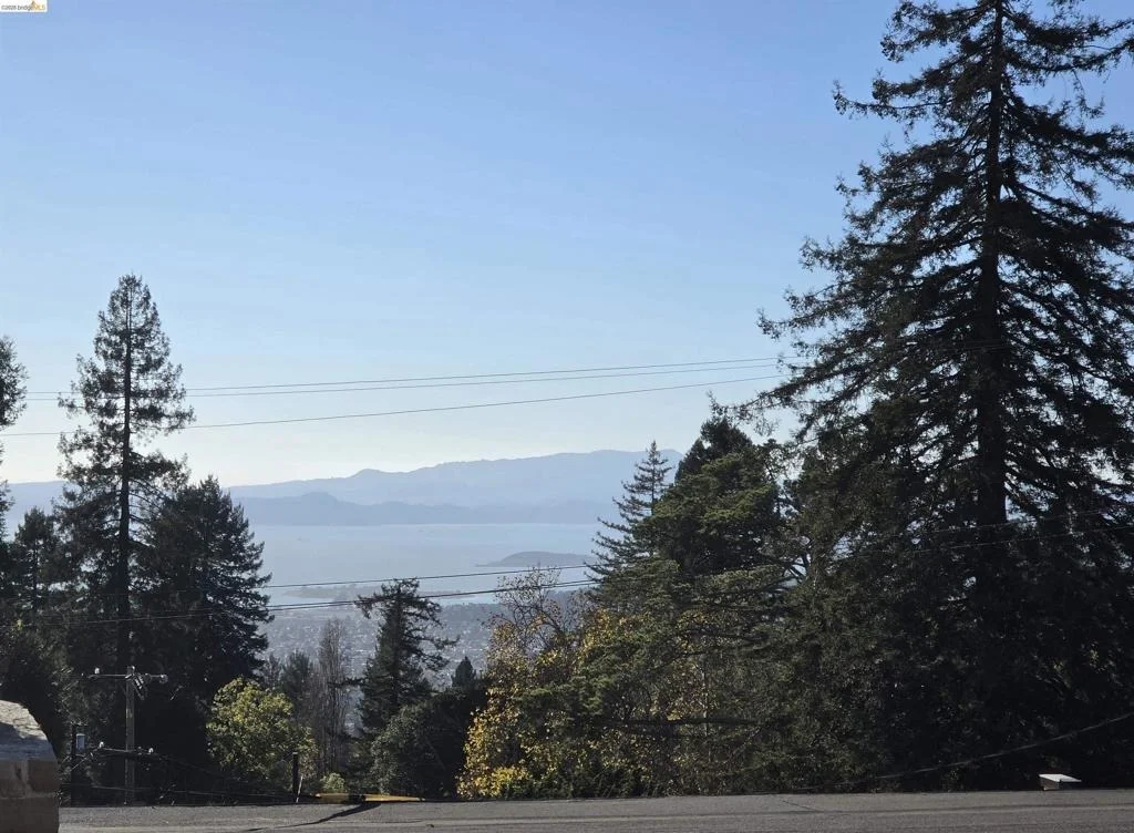 Photo of 2864 Shasta Rd