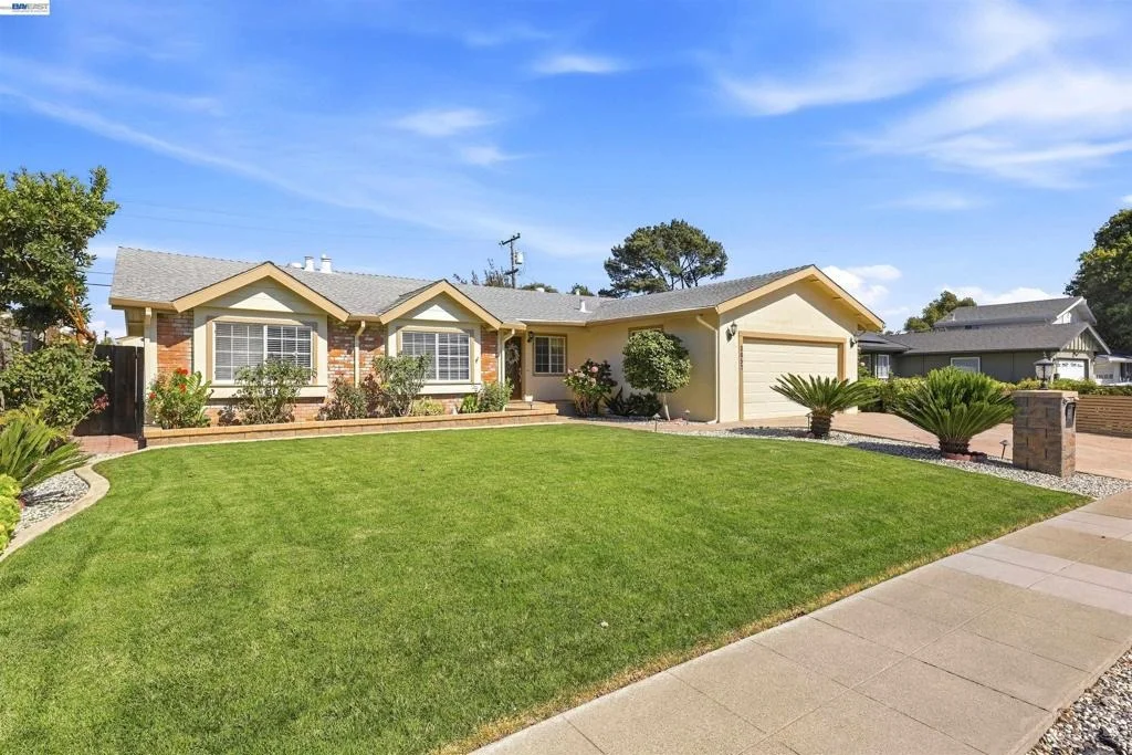 Photo of 8657 Davona Dr