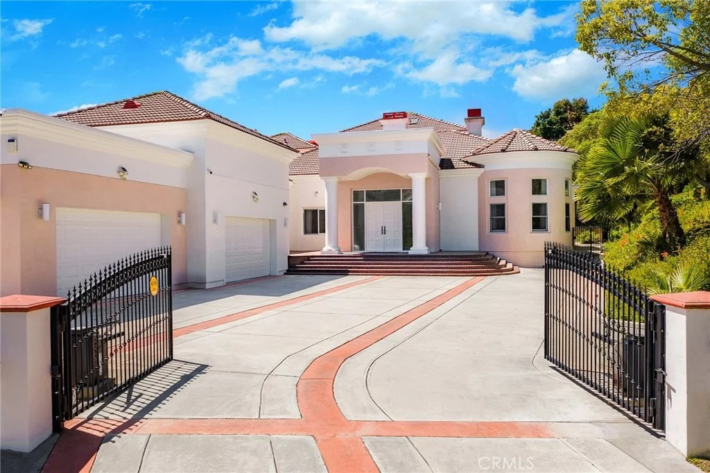 Photo of 689 Leyland Drive