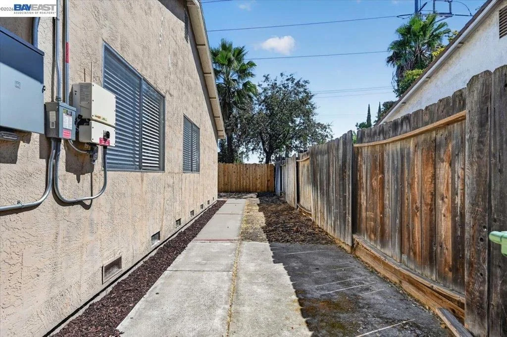 Photo of 2650 Colony Dr