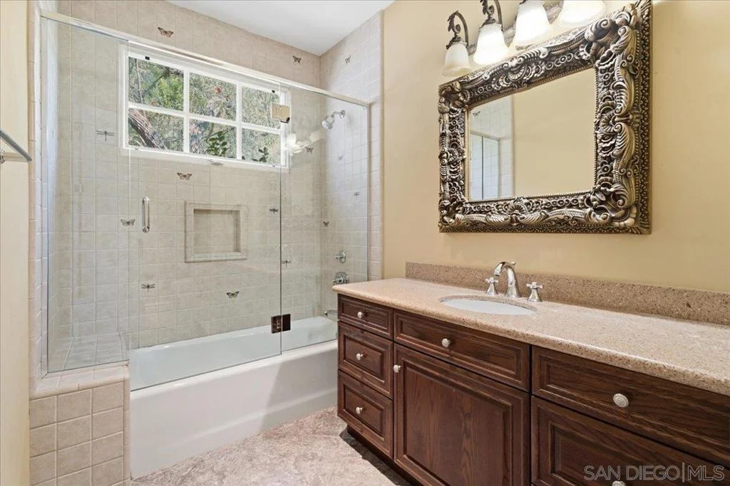 Photo of 6150 Avenida Alteras