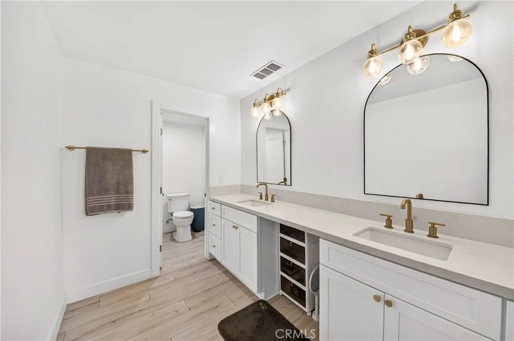 Photo of 619 Lakeside