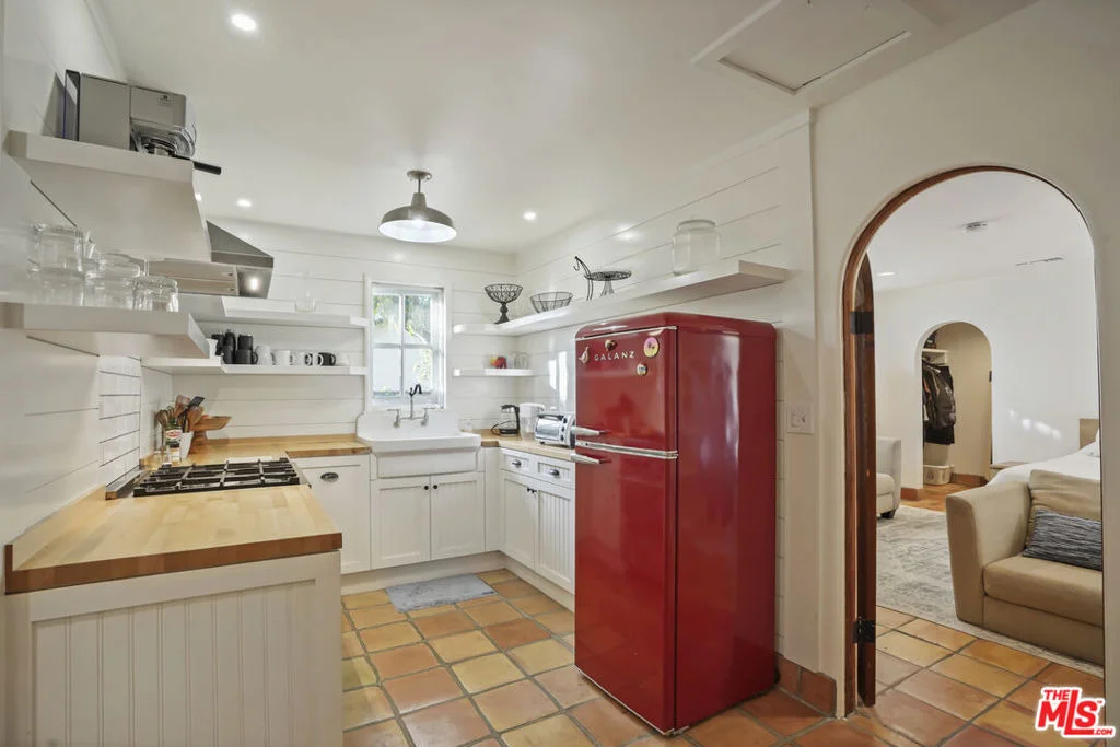 Photo of 7332 Birdview Avenue