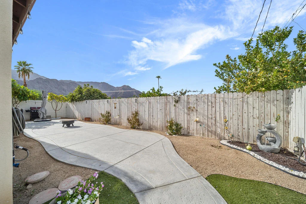 Photo of 52520 Avenida Herrera
