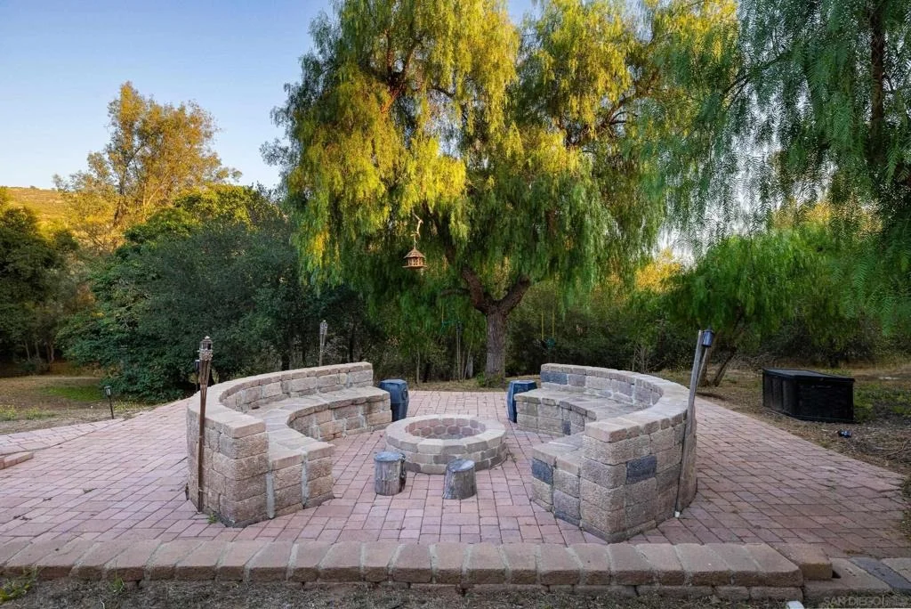 Photo of 15275 Eastvale Rd