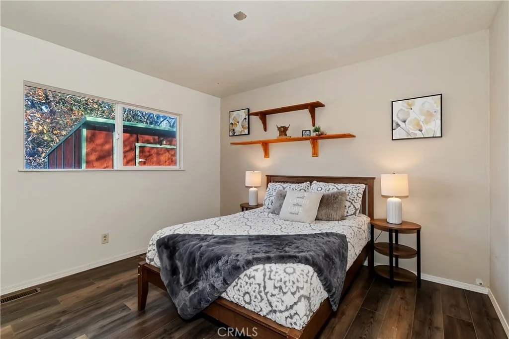 Photo of 811 Leonard Lane