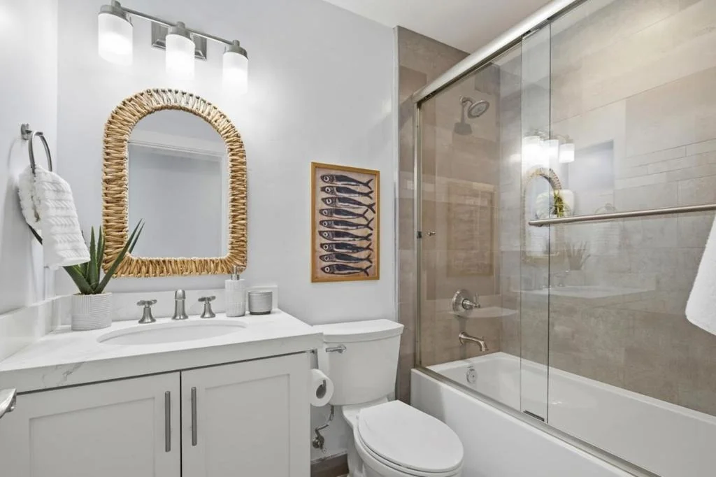 Photo of 915 Pinetree Lane