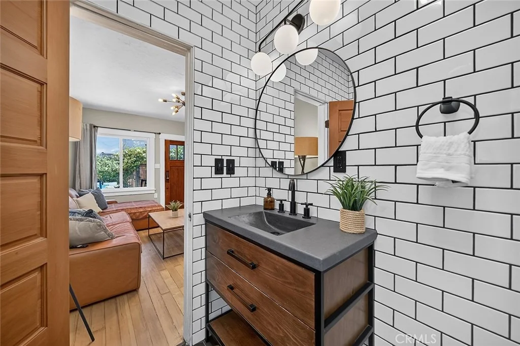 Photo of 523 Olive