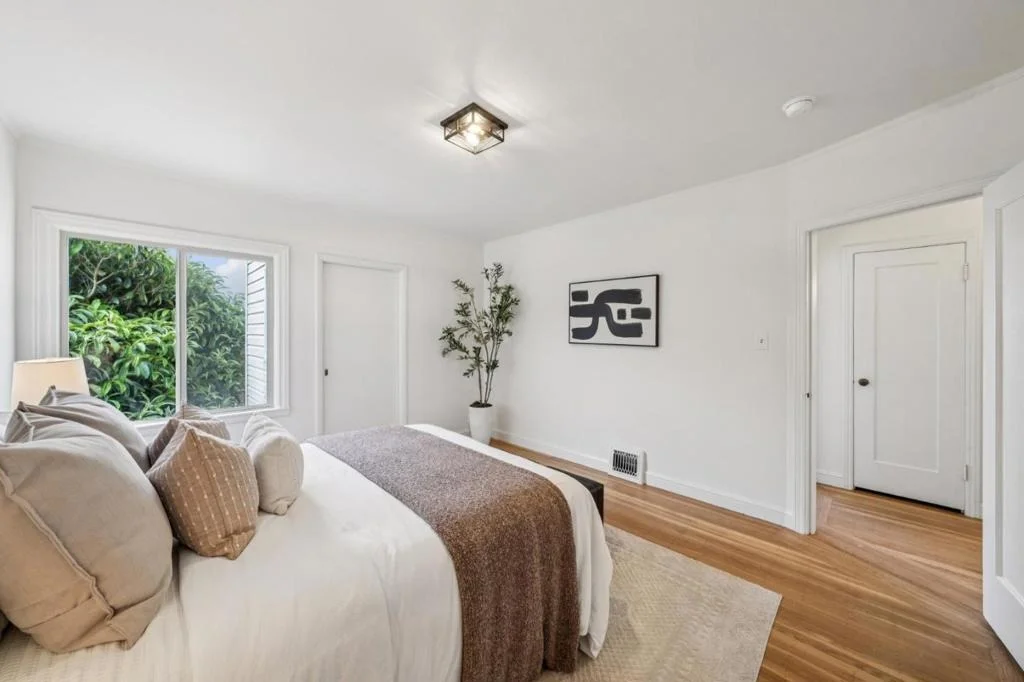 Photo of 825 Amazon Avenue