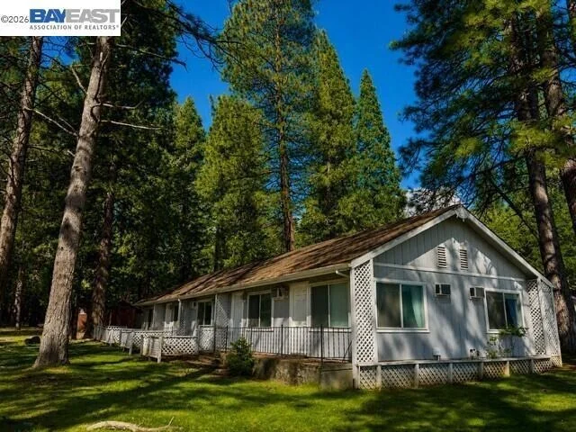 Photo of 590 Airport Rd