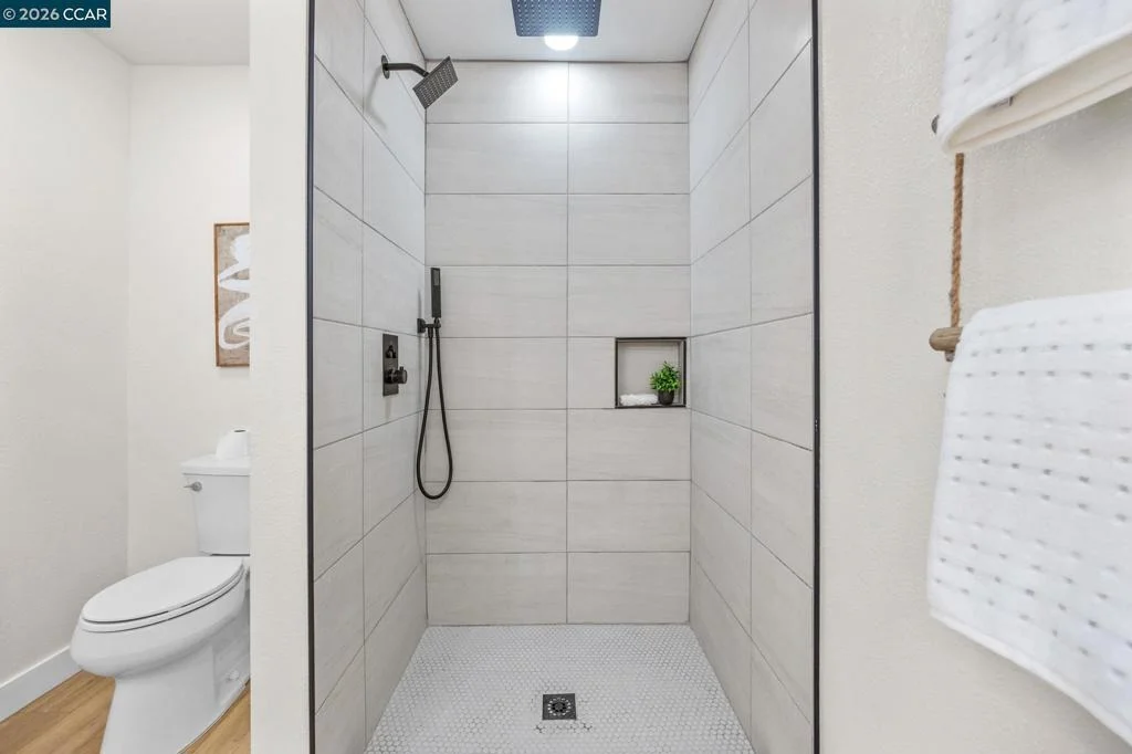 Photo of 2697 Mayfair