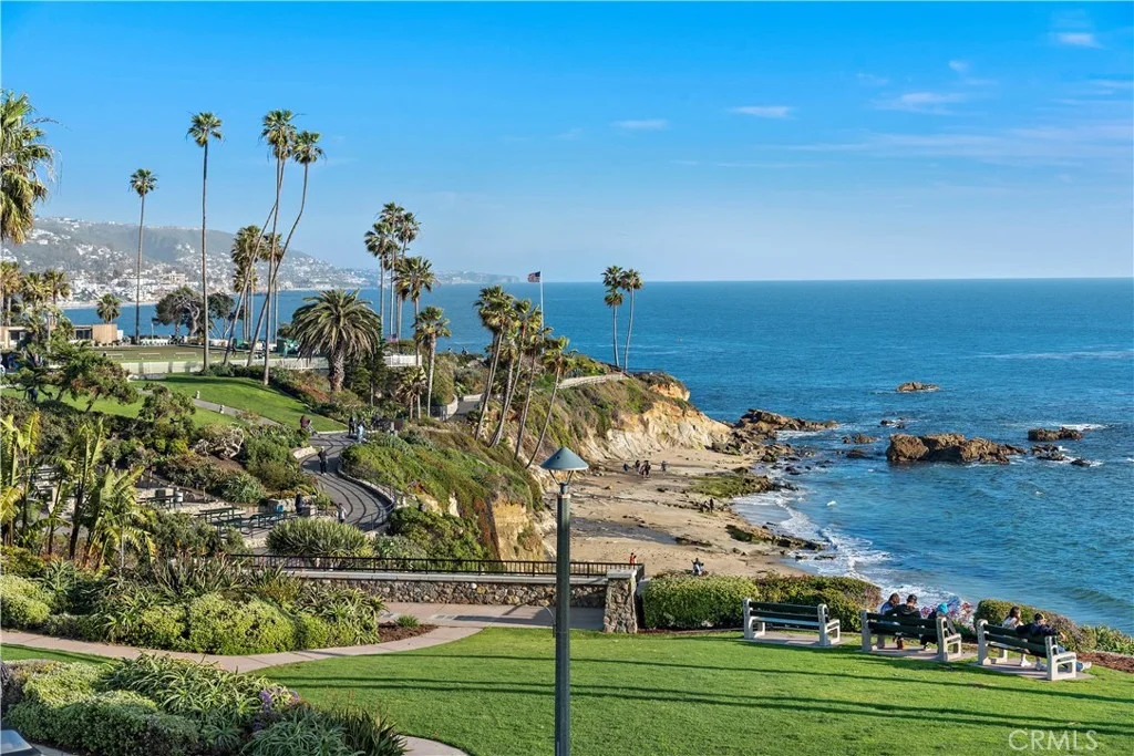 Photo of 594 Cliff Drive