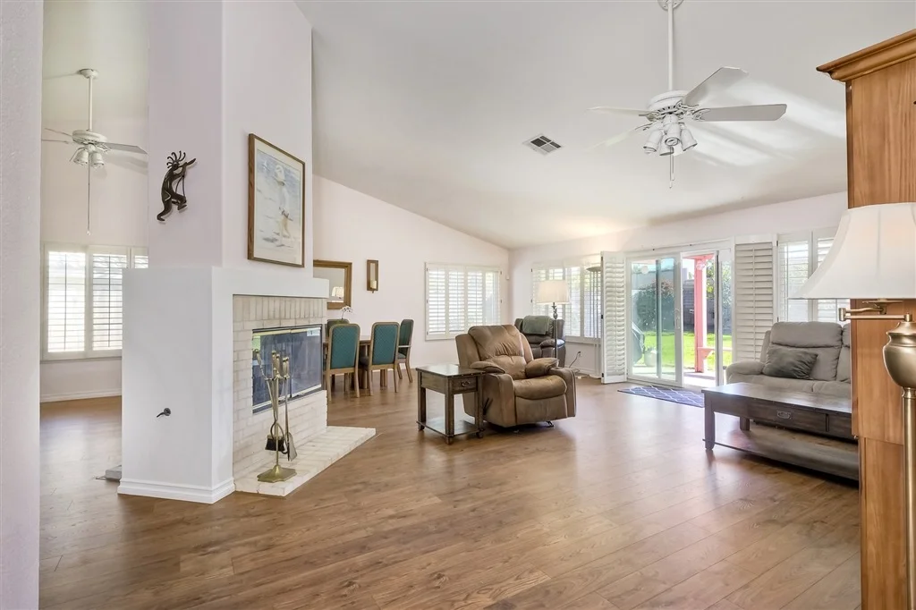 Photo of 512 Edgewater Ave