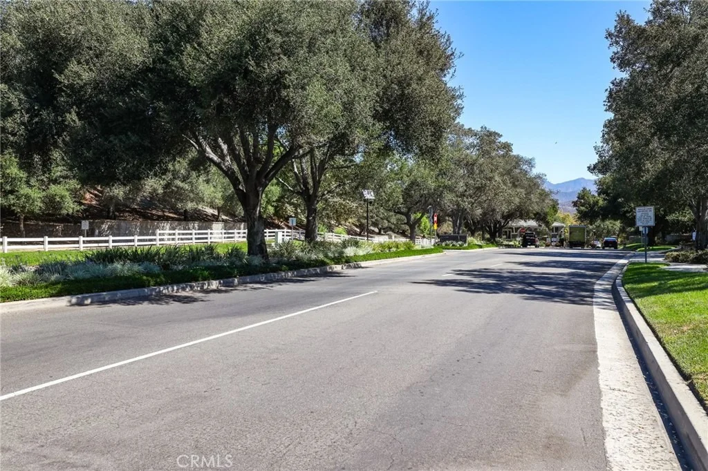 Photo of 5 Mountain Gate