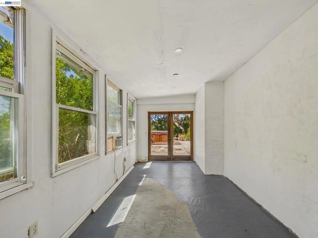 Photo of 327 Steven Cir