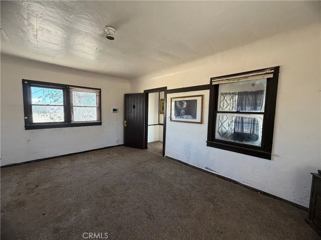Photo of 567 W Yermo