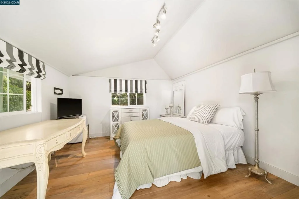 Photo of 11 San Andreas Drive