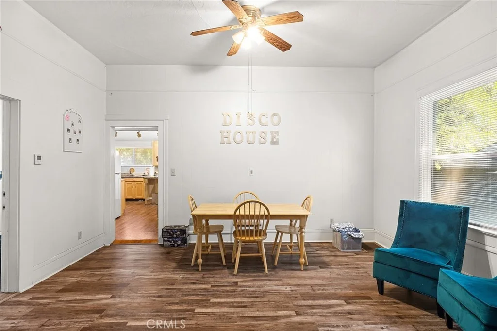 Photo of 414 W 6th Street