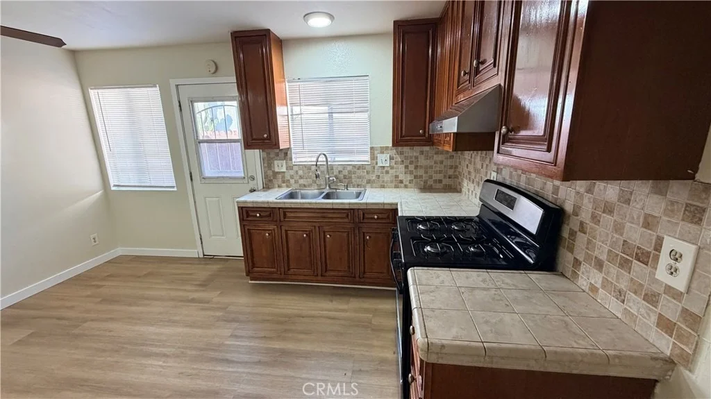 Photo of 5242 Linden Avenue