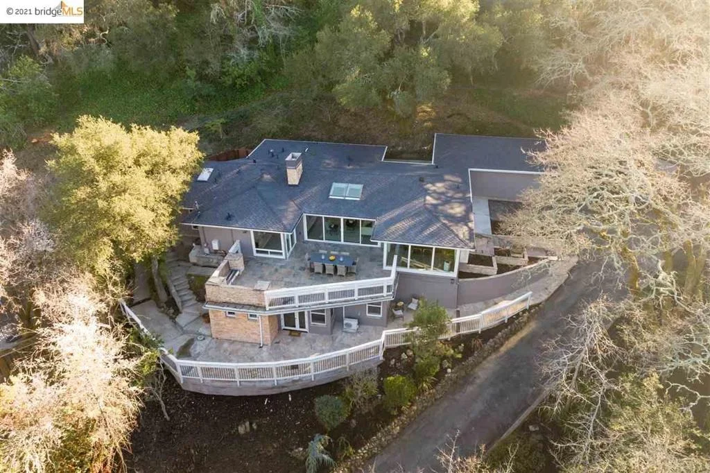 Photo of 55 Berkeley Ave