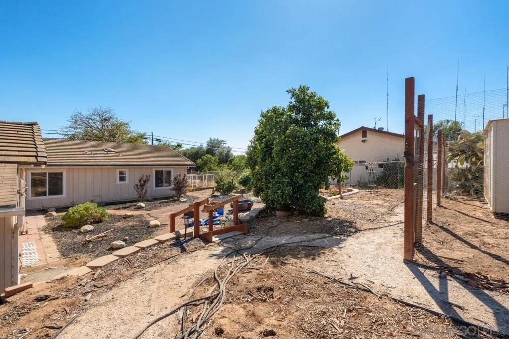 Photo of 1242 Hillcrest Lane