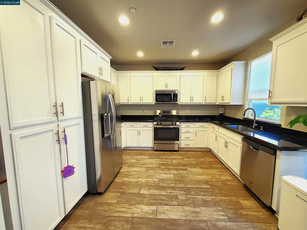 Photo of 3821 Lookout Dr