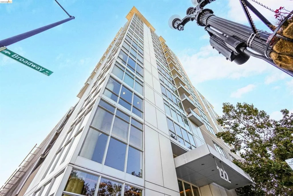 Photo of Unit 1412 at 222 Broadway