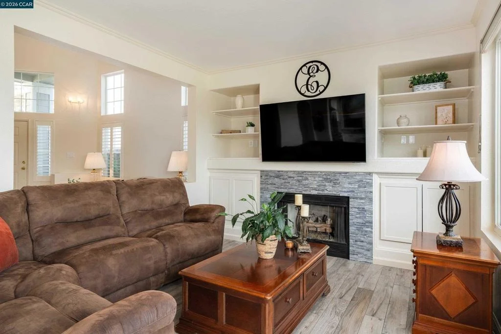 Photo of 1049 Feather Cir