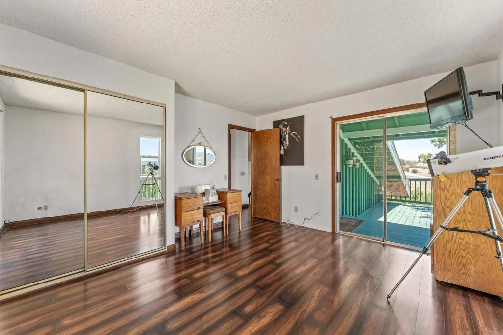 Photo of 4439 La Canada