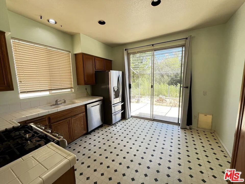 Photo of 27500 Parkside Drive