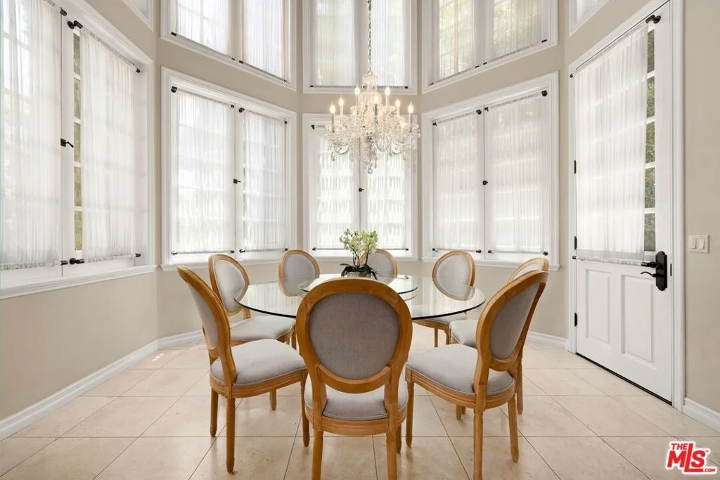 Photo of 9541 Sunset Boulevard