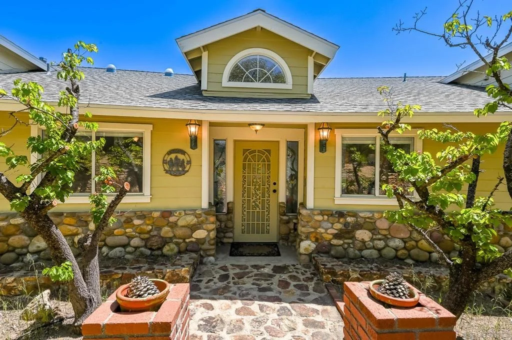 Photo of 1577 Oak Land