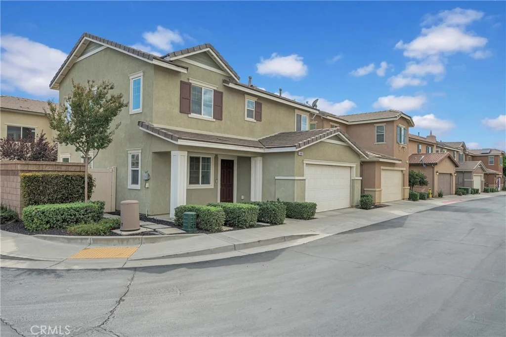 Photo of 1445 Chinaberry