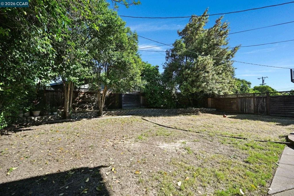 Photo of 1402 Canterbury Dr
