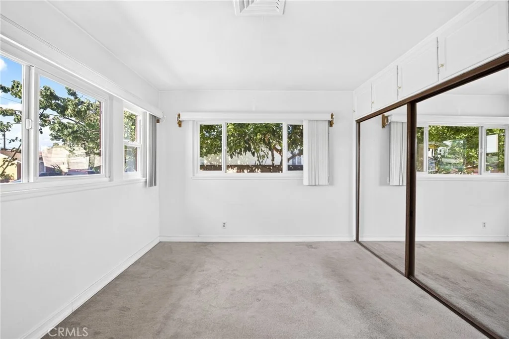 Photo of 10923 Belcher