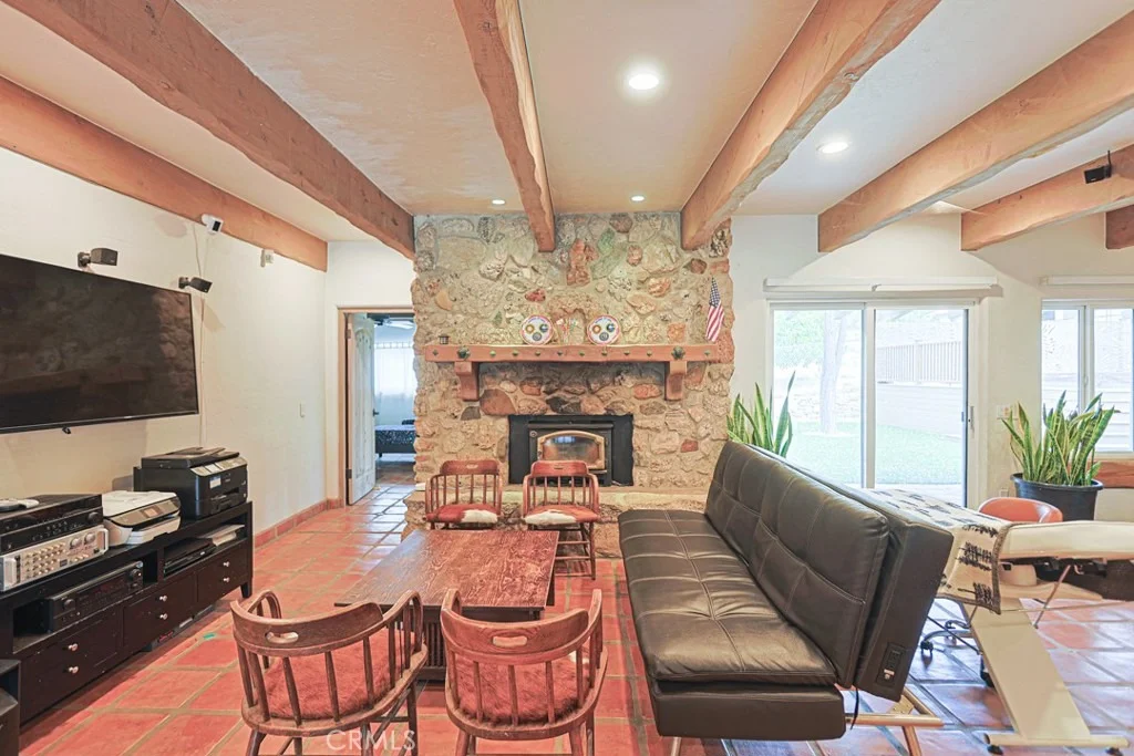 Photo of 38181 Valley Oak