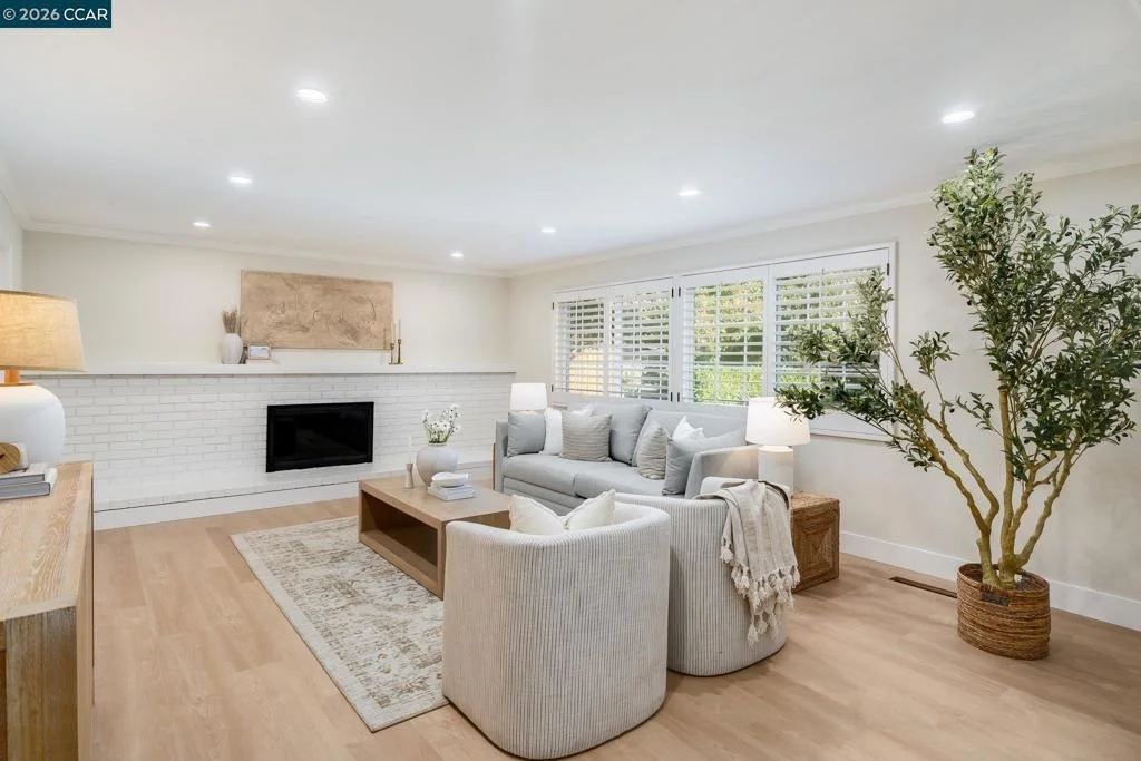 Photo of 178 Paraiso Drive