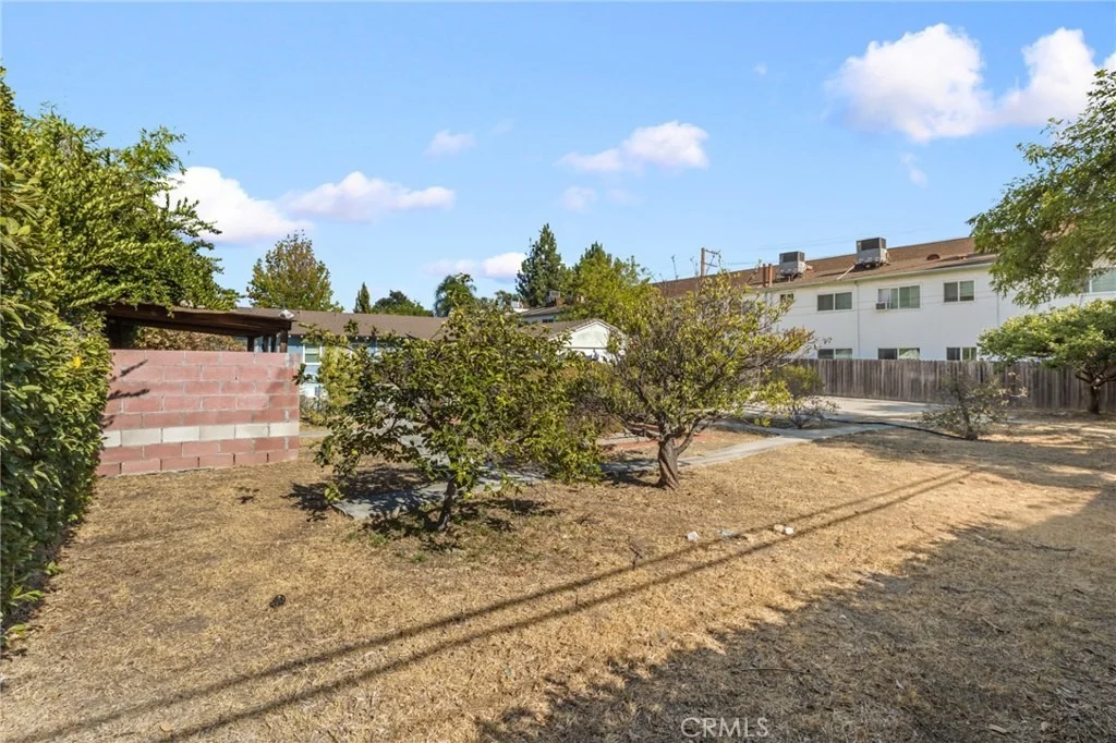 Photo of 1121 Highland Oaks Drive