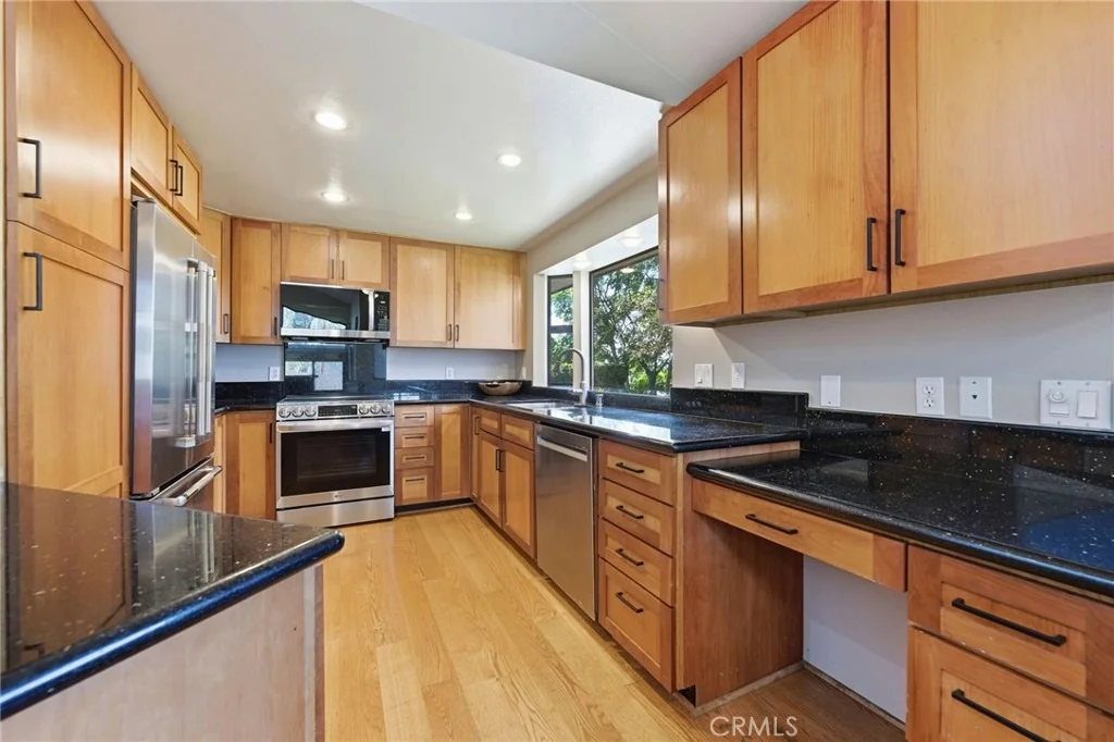 Photo of 1931 Warmlands Avenue
