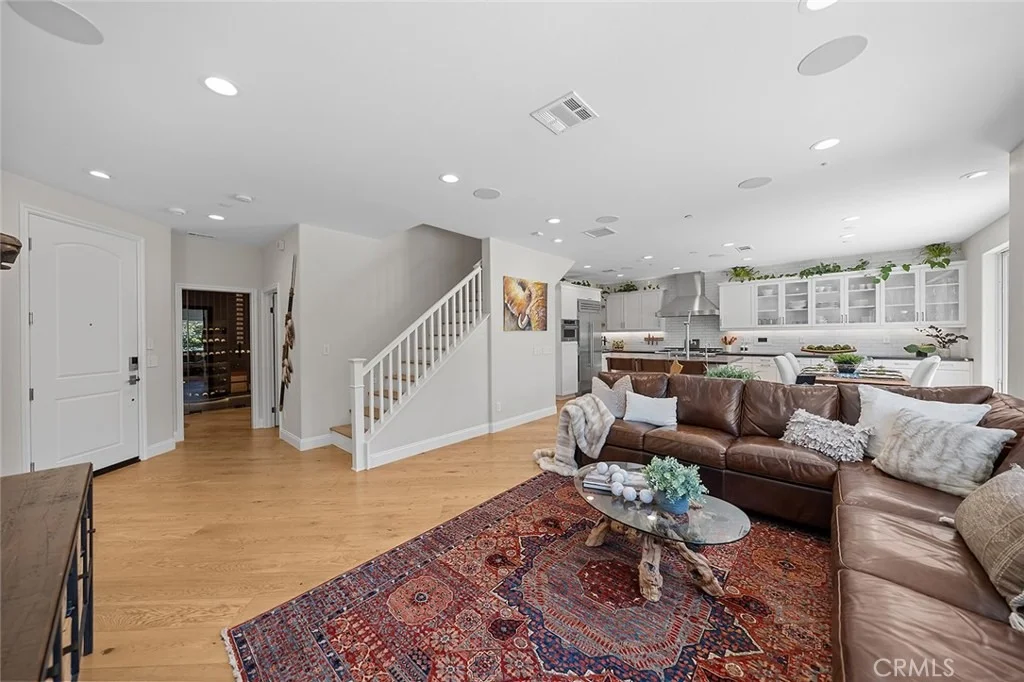 Photo of 4689 Holly Avenue